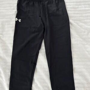 Under Armour XS Black Yoga Running Tight Just Below Knee Length Never Worn!